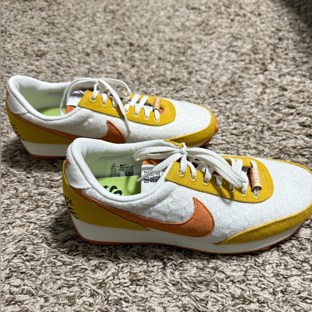Nike Dbreak SE Sun Club Hot Curry Sneakers Shoes DM7605-101 Women's Size 8.5